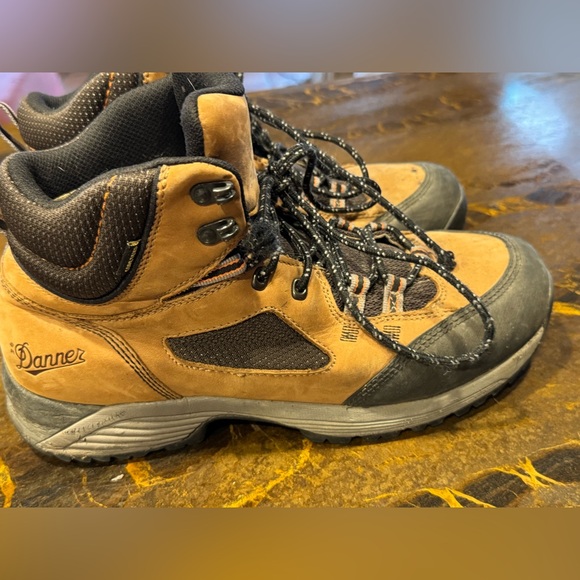 Danner Sturdy Brown and Black Hiking Boots - Picture 1 of 4